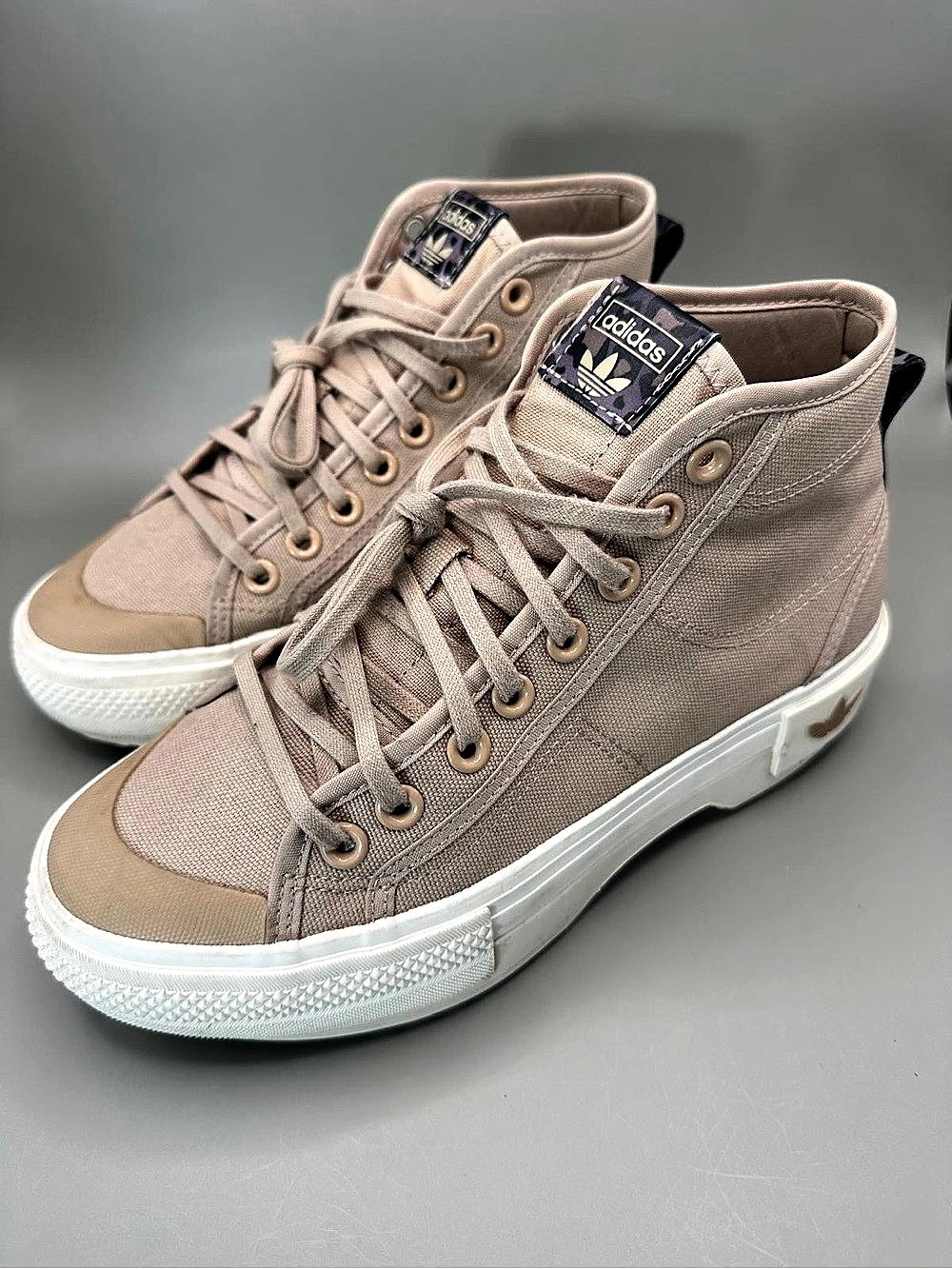Adidas Originals Nizza Trek high Top  Women’s Size 8.